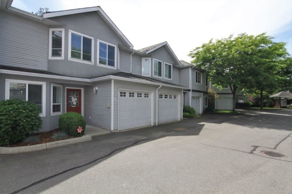 Main Photo: 105 22950 116 AVENUE in Maple Ridge: East Central Townhouse for sale : MLS®# R2377323