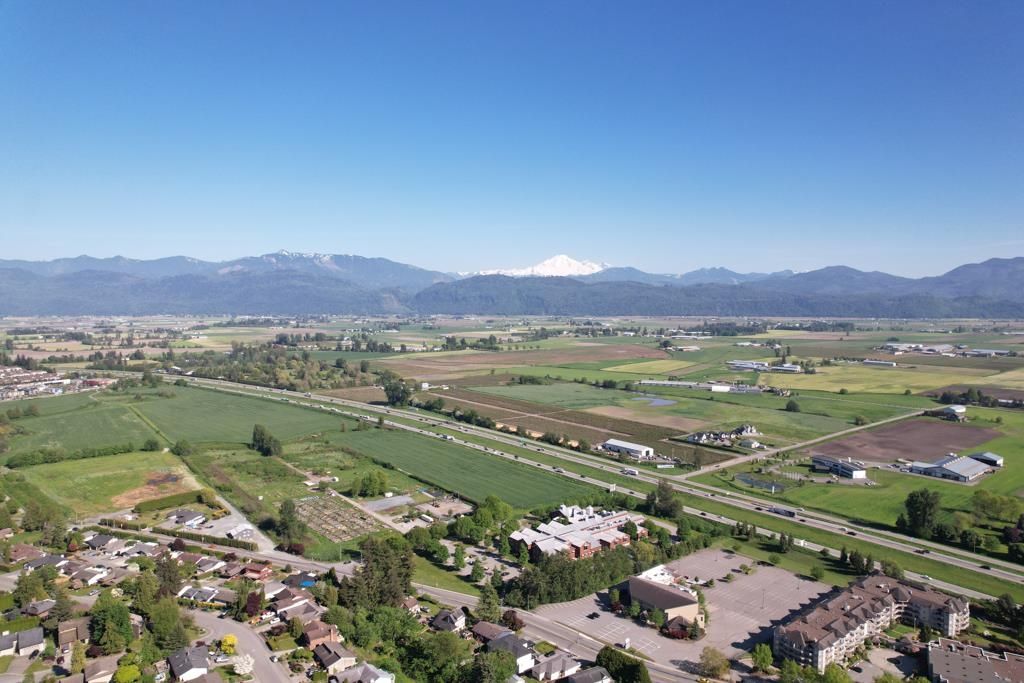 Main Photo: 35176 MARSHALL Road in Abbotsford: Abbotsford East House for sale : MLS®# R2875633