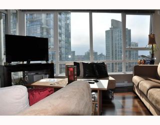 Photo 3: 2202 928 BEATTY Street in Vancouver: Downtown VW Condo for sale in "THE MAX" (Vancouver West)  : MLS®# V778385