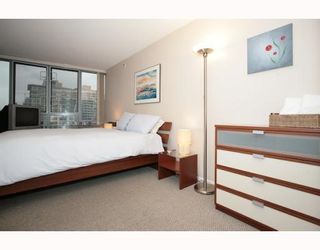 Photo 4: 2405 950 CAMBIE Street in Vancouver: Downtown VW Condo for sale in "LANDMARK PACIFIC I" (Vancouver West)  : MLS®# V799375