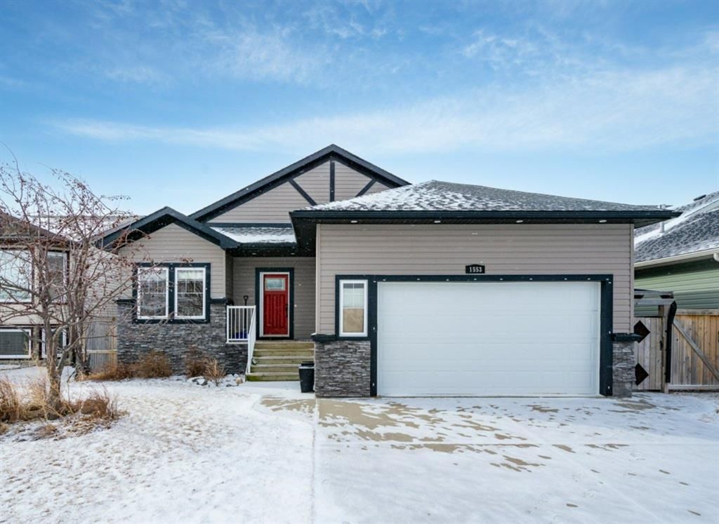 Main Photo: 1553 McAlpine Street: Carstairs Detached for sale : MLS®# A1204414