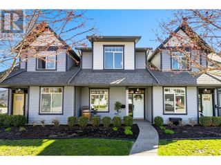Photo 1: 987 Laurier Avenue in Kelowna: House for sale : MLS®# 10310067