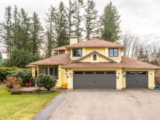 Photo 1: 8531 BANNISTER Drive in Mission: Mission BC House for sale : MLS®# R2789171