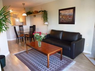 Photo 2: 412 509 CARNARVON Street in New Westminster: Downtown NW Condo for sale in "HILLSIDE PLACE" : MLS®# R2021635