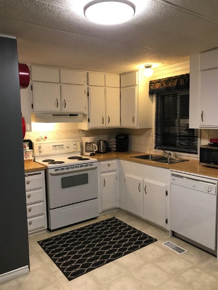 Main Photo: 29 10221 WILSON Street in Mission: Stave Falls Manufactured Home for sale in "Triple Creek Estates" : MLS®# R2431015