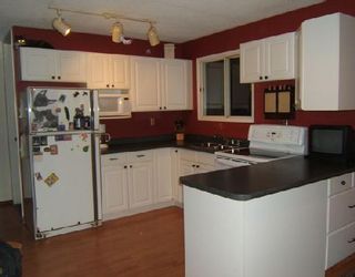 Photo 2: 321 THOM Avenue East in WINNIPEG: Transcona Residential for sale (North East Winnipeg)  : MLS®# 2819519