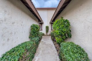 Photo 4: OCEANSIDE Townhouse for sale : 2 bedrooms : 1497 Chaparral Way