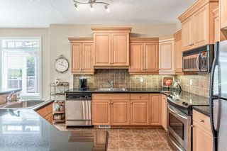 Photo 8: 22 DISCOVERY WOODS Villa SW in Calgary: Discovery Ridge Semi Detached for sale : MLS®# C4259210