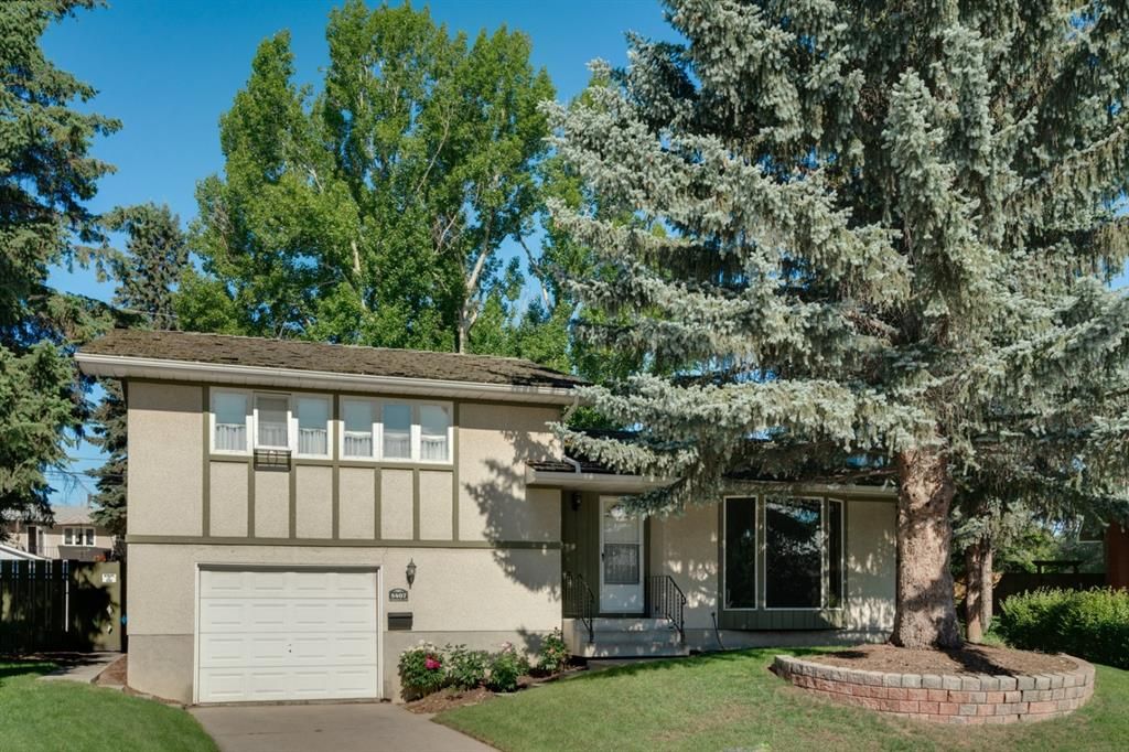 Main Photo: 5407 LADBROOKE Drive SW in Calgary: Lakeview Detached for sale : MLS®# A1009726