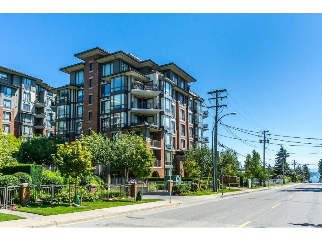 Main Photo: 203 1550 MARTIN Street: White Rock Condo for sale in "SUSSEX HOUSE" (South Surrey White Rock)  : MLS®# R2396838