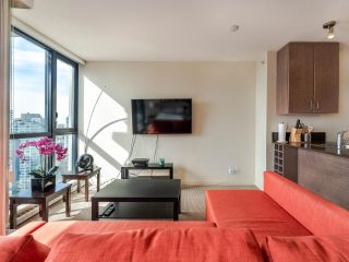 Photo 10: 2503 909 MAINLAND Street in Vancouver: Yaletown Condo for sale in "YALETOWN PARK" (Vancouver West)  : MLS®# R2775480
