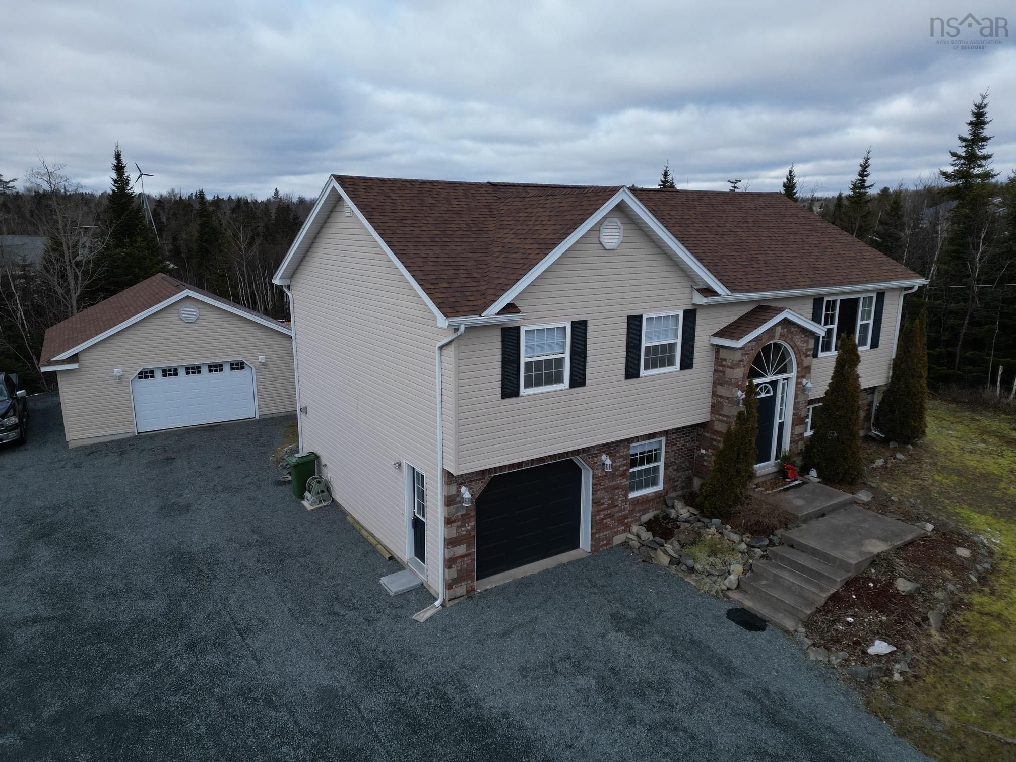 Main Photo: 50 Gammon Lake Drive in Lawrencetown: 31-Lawrencetown, Lake Echo, Port Residential for sale (Halifax-Dartmouth)  : MLS®# 202225292