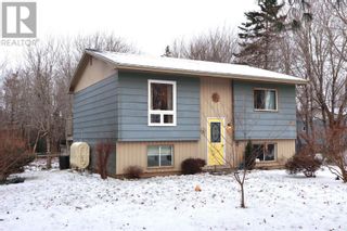 Photo 1: 51 Gull Island Road in White Point: House for sale : MLS®# 202227589