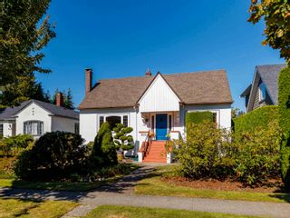 Photo 1: 4637 W 13TH Avenue in Vancouver: Point Grey House for sale in "Point Grey" (Vancouver West)  : MLS®# R2726308
