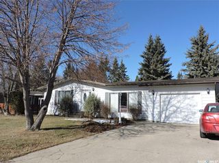 Photo 2: 391 Circlebrooke Drive in Yorkton: South YO Residential for sale : MLS®# SK846299