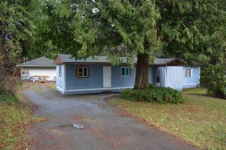 Photo 2: 5608 WAKEFIELD Road in Sechelt: Sechelt District Manufactured Home for sale (Sunshine Coast)  : MLS®# R2129740