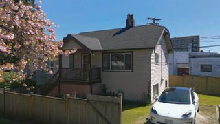 Photo 1: 820 E 16TH Avenue in Vancouver: Fraser VE House for sale in "Cedar Cottage/ Fraser" (Vancouver East)  : MLS®# R2876193