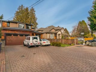 Photo 1: 11621 98 Avenue in Surrey: Royal Heights House for sale (North Surrey)  : MLS®# R2783544