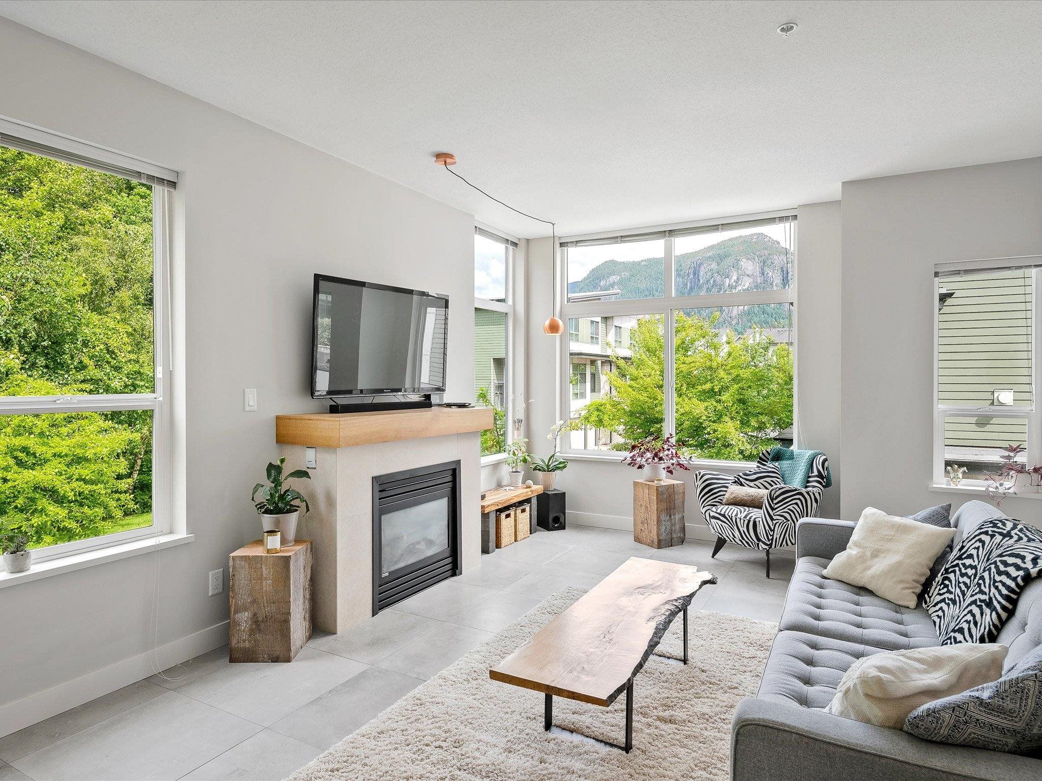 Main Photo: 1181 NATURES Gate in Squamish: Downtown SQ Townhouse for sale in "Eaglewind/ Nature's Gate/ Downtown" : MLS®# R2699629