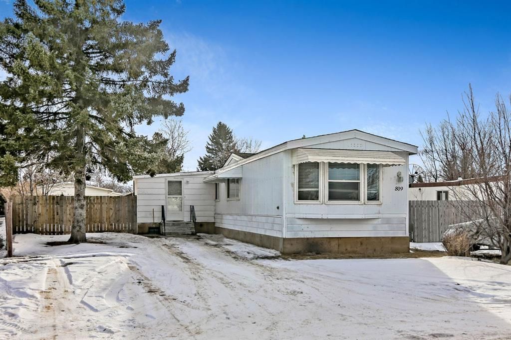 Main Photo: 809 Bayview Crescent: Strathmore Detached for sale : MLS®# A1172291