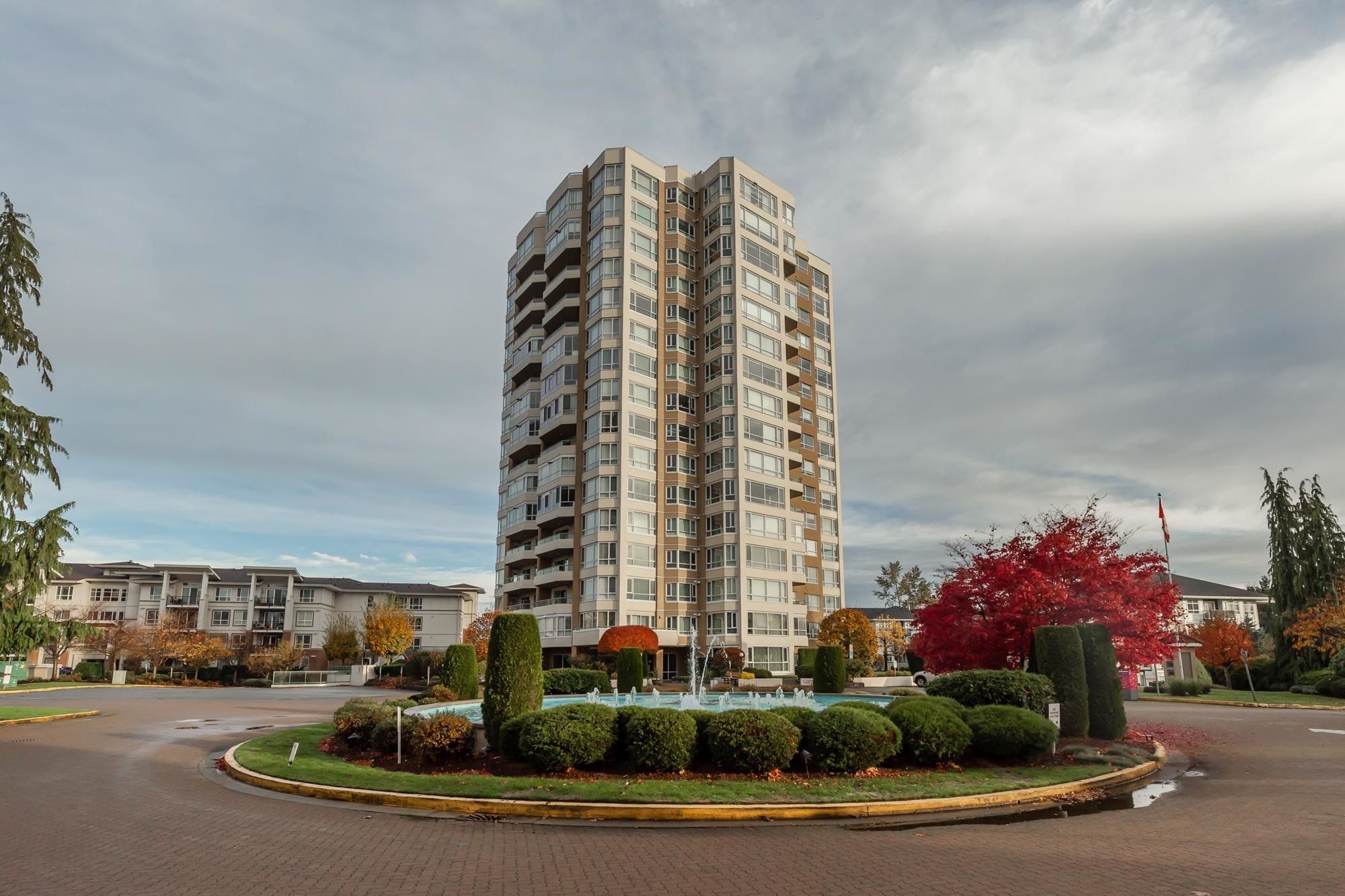 Main Photo: 803 3190 GLADWIN Road in Abbotsford: Central Abbotsford Condo for sale in "Regency Park" : MLS®# R2630315