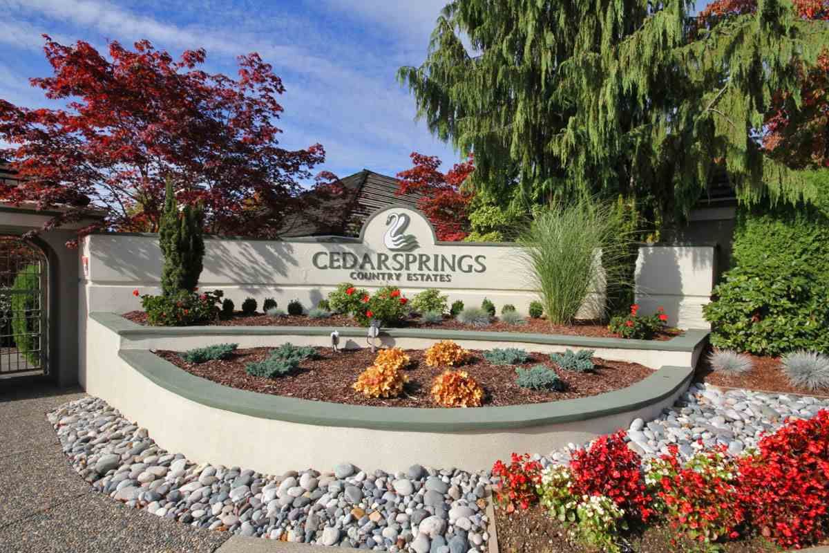 Main Photo: 33 4001 OLD CLAYBURN Road in Abbotsford: Abbotsford East Townhouse for sale in "Cedar Springs" : MLS®# R2166092
