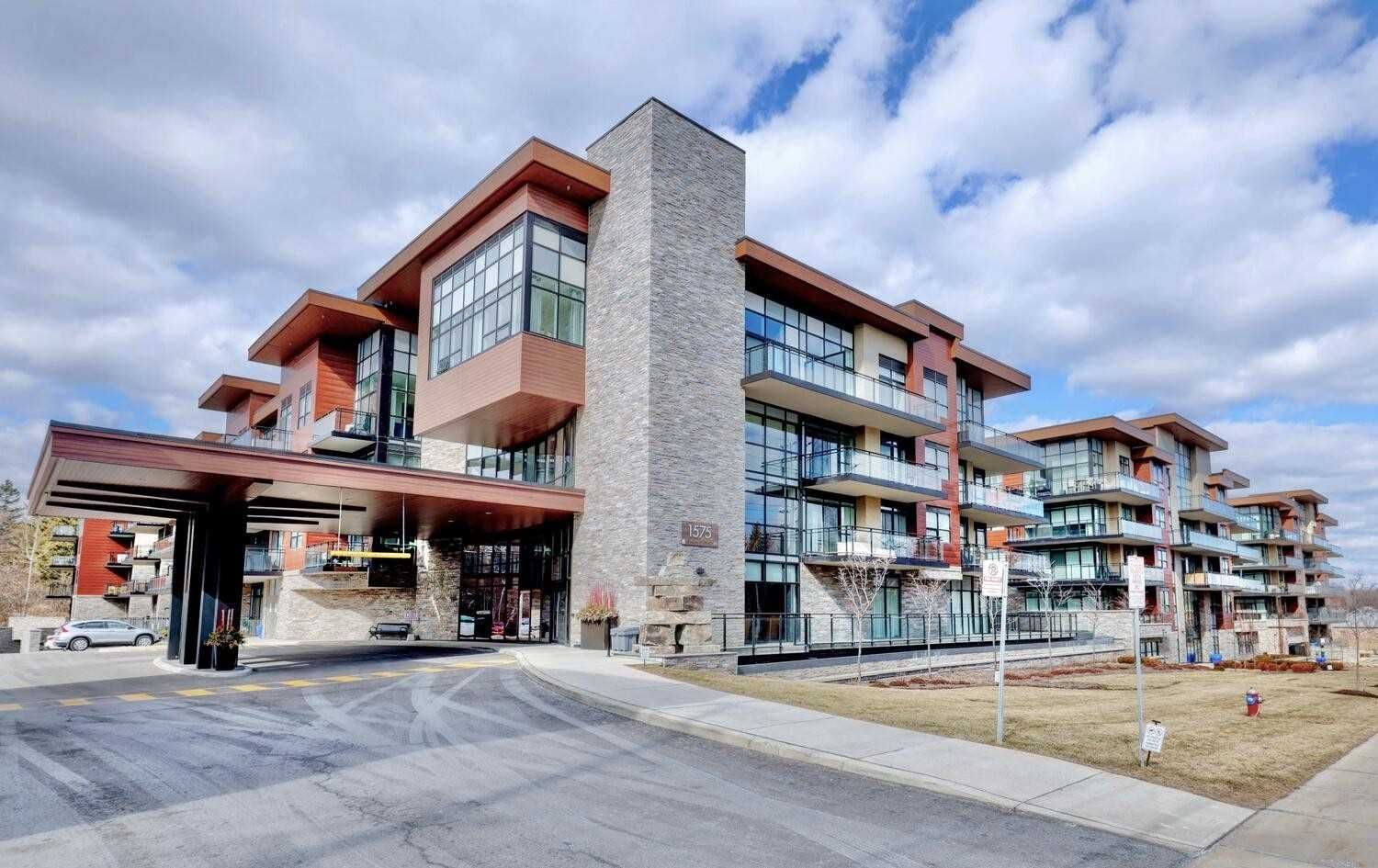 Main Photo: 407 1575 Lakeshore Road W in Mississauga: Clarkson Condo for sale : MLS®# W5925773