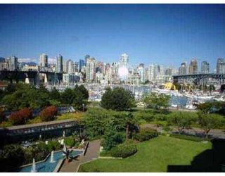 Photo 8: 407 1490 PENNYFARTHING DR in Vancouver: False Creek Condo for sale (Vancouver West)  : MLS®# V549519