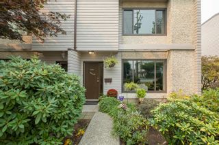 Photo 2: 3359 SEFTON Street in Port Coquitlam: Glenwood PQ Townhouse for sale : MLS®# R2723576