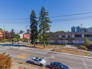 Photo 10: 301 803 QUEENS Avenue in New Westminster: Uptown NW Condo for sale in "SUNDAYLE MANOR" : MLS®# R2725279