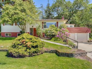 Photo 1: 3941 Oakdale Pl in Saanich: SE Mt Doug Single Family Residence for sale (Saanich East)  : MLS®# 964236