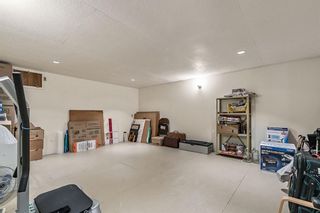 Photo 16: 2307 Charlebois Drive NW in Calgary: Charleswood Detached for sale : MLS®# A1241777