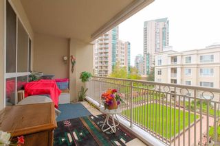 Photo 17: 328 3098 GUILDFORD Way in Coquitlam: North Coquitlam Condo for sale in "Marlborough House" : MLS®# R2367049