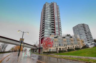 Photo 1: 2005 125 COLUMBIA Street in New Westminster: Downtown NW Condo for sale in "NORTHBANK" : MLS®# R2242128