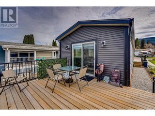 Photo 2: 1600 43 Avenue Unit# 2 Harwood: Okanagan Shuswap Real Estate Listing: MLS®# 10309028