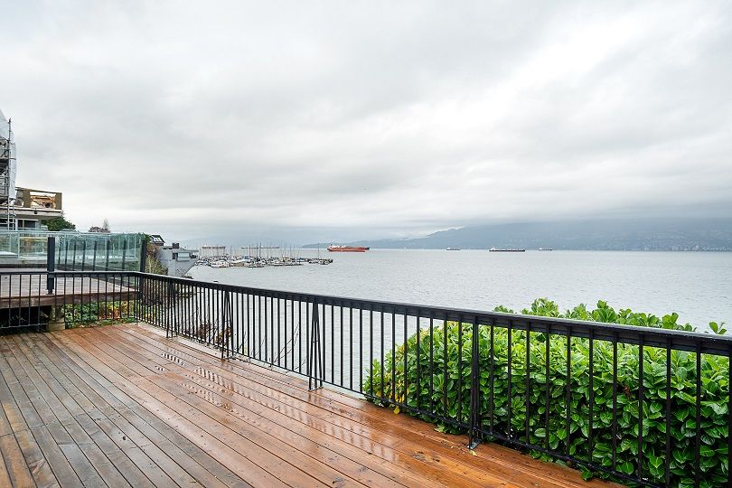 Photo 6: Photos: 3537 Point Grey Road in Vancouver: Point Grey Duplex for sale