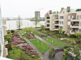 Photo 5: 409 1150 QUAYSIDE Drive in New Westminster: Quay Condo for sale : MLS®# R2053789