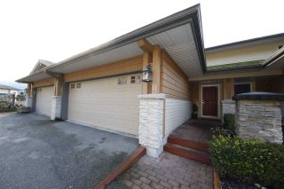 Photo 2: 11 1026 GLACIER VIEW Drive in Squamish: Garibaldi Highlands Townhouse for sale in "Seasons View" : MLS®# R2326220