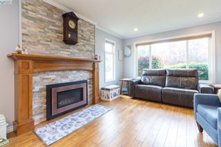 Photo 5: 9624 Barnes Pl in SIDNEY: Si Sidney South-West House for sale (Sidney)  : MLS®# 839845