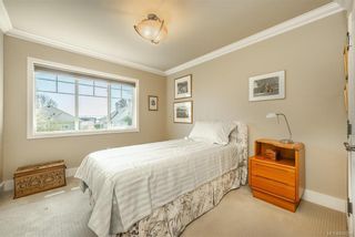 Photo 11: 389 Sunset Ave in Oak Bay: OB Gonzales House for sale : MLS®# 840296