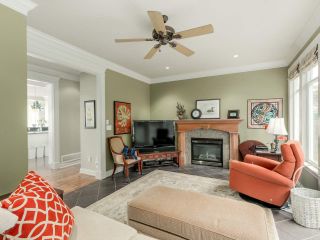 Photo 9: 14213 MARINE Drive: White Rock House for sale (South Surrey White Rock)  : MLS®# R2045609