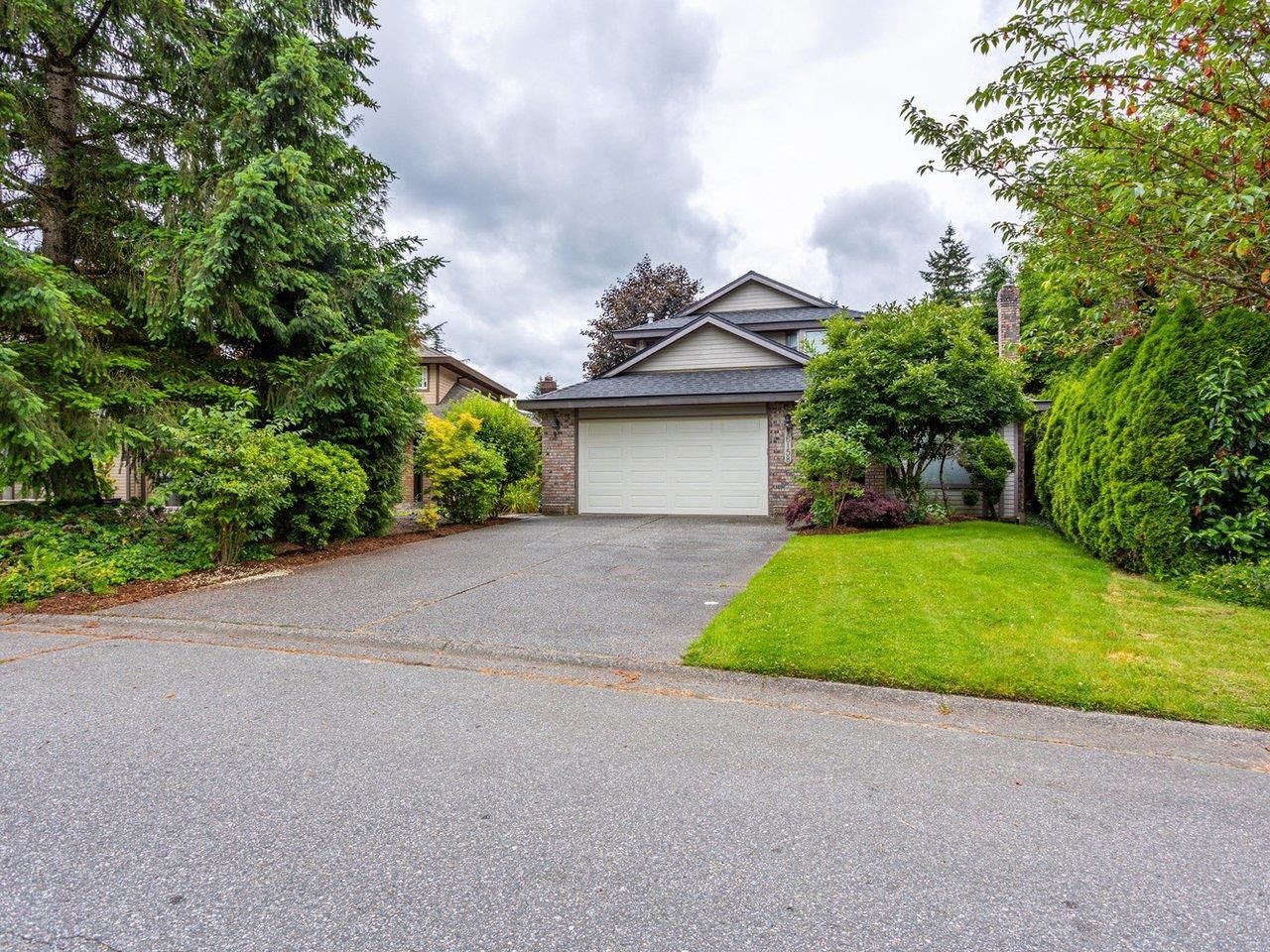 Main Photo: 16158 BROOKSIDE Grove in Surrey: Fraser Heights House for sale (North Surrey)  : MLS®# R2718557