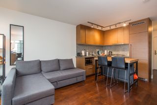 Photo 9: 1502 565 SMITHE Street in Vancouver: Downtown VW Condo for sale in "Vita" (Vancouver West)  : MLS®# R2435057
