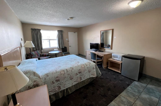 Photo 3: 35 room Motel for sale Southern Alberta: Business with Property for sale