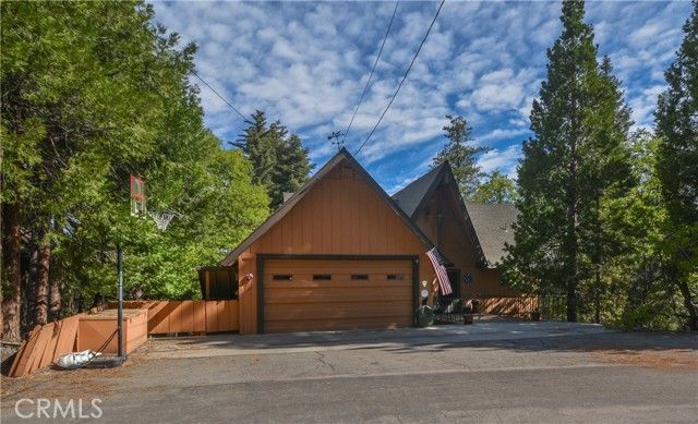 Main Photo: House for sale : 3 bedrooms : 26838 Huron Road in Lake Arrowhead