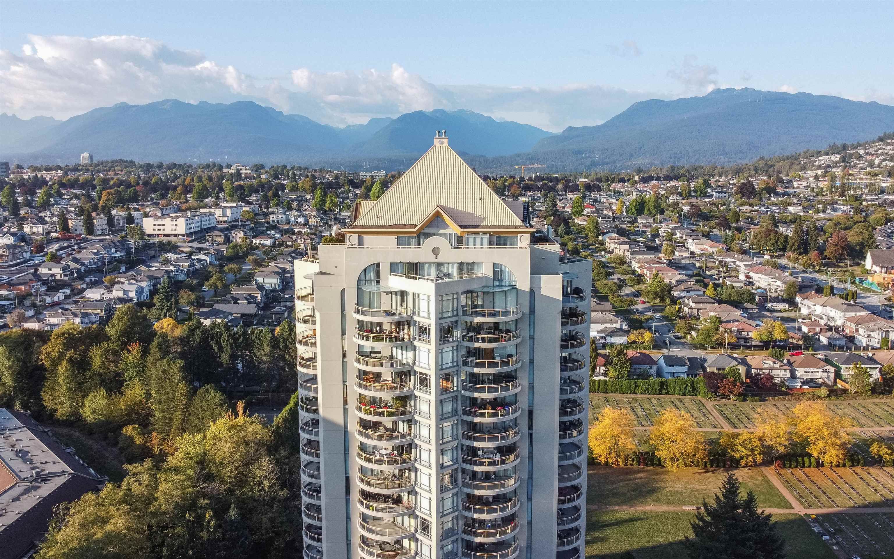 Main Photo: 1904 4425 HALIFAX Street in Burnaby: Brentwood Park Condo for sale in "POLARIS" (Burnaby North)  : MLS®# R2846034