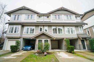 Photo 1: 32 8250 209B Street in Langley: Willoughby Heights Townhouse for sale in "Outlook" : MLS®# R2530590