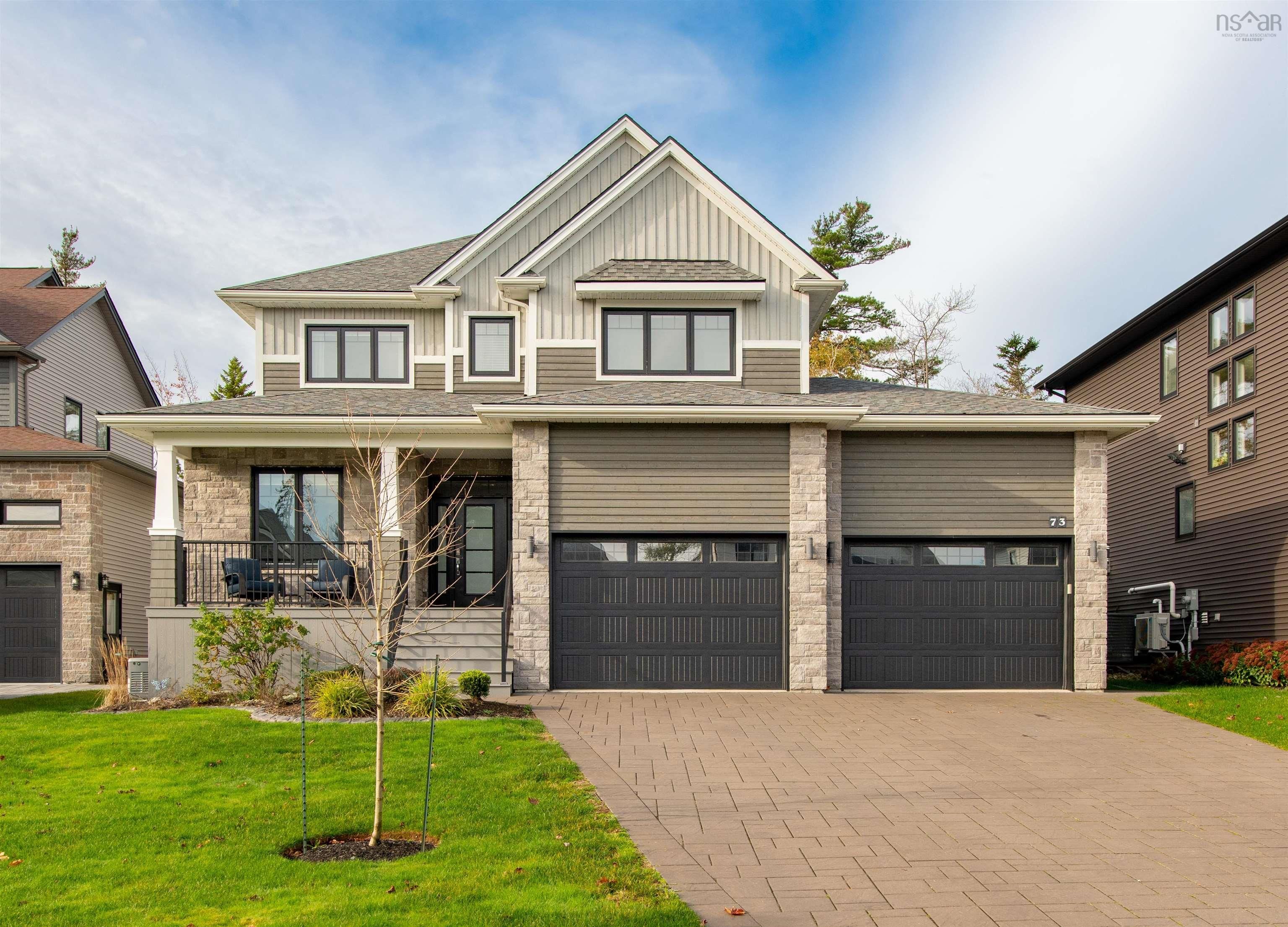 Main Photo: 73 Crownridge Drive in Bedford: 20-Bedford Residential for sale (Halifax-Dartmouth)  : MLS®# 202225202
