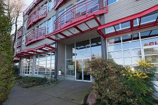 Photo 3: 330 350 E 2ND Avenue in Vancouver: Mount Pleasant VE Condo for sale in "Mainspace" (Vancouver East)  : MLS®# R2688982
