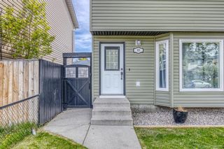 Photo 4: 83 Martinbrook Road NE in Calgary: Martindale Detached for sale : MLS®# A1208343